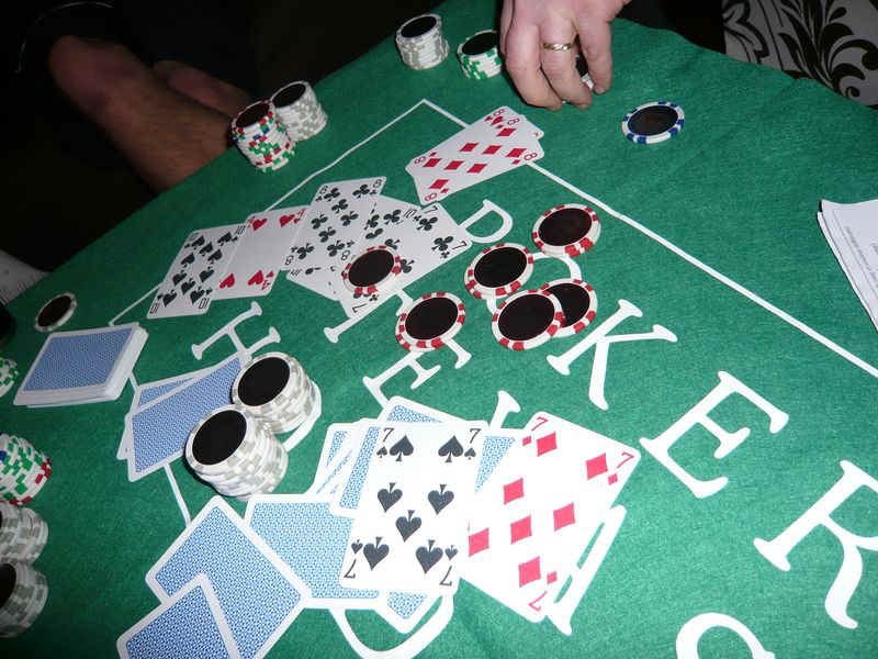 2008_03_05_Chambery_poker_008.jpg (141669 octets)