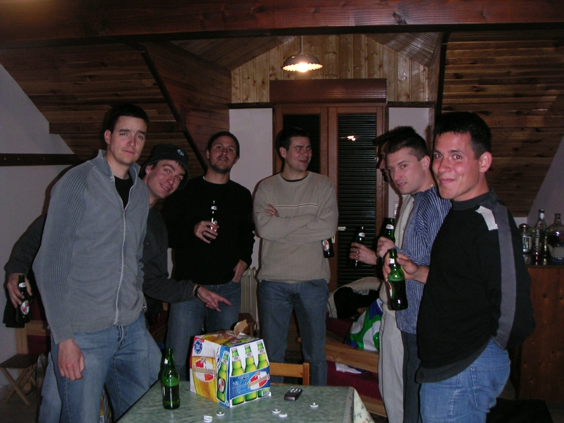 2005_04_01_La_Rochette_poker_019.jpg (432537 octets)