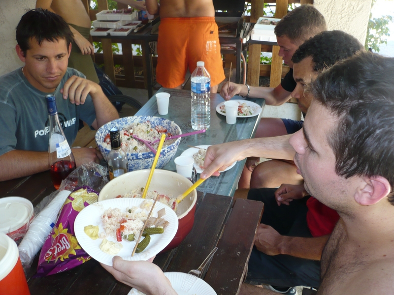 2008_07_04_Marseille_bbacf_repas_08.JPG (425447 octets)