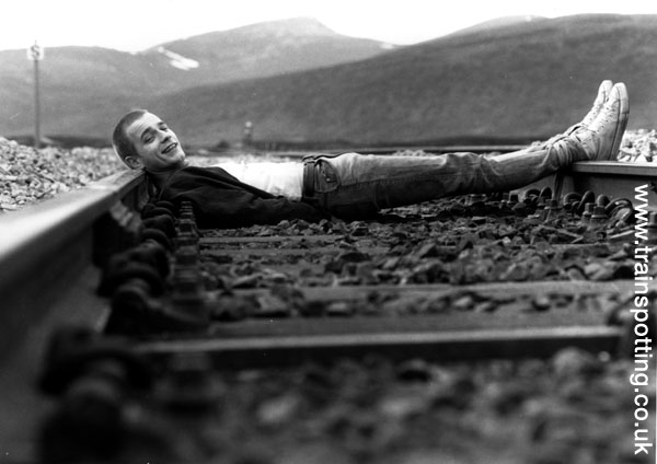 jeter_sous_train.jpg (40209 octets)
