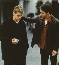 Rounders_Matt_Ed_argent.jpg (10556 octets)